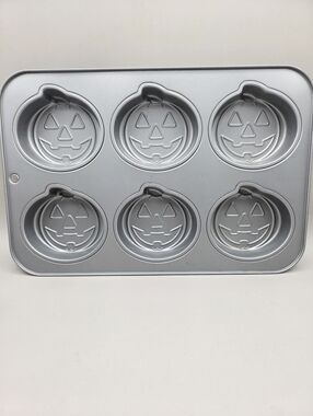Jack-o'-Lantern Pumpkin Muffin Pan - Silver